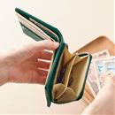 出し入れしやすい２つ折り財布