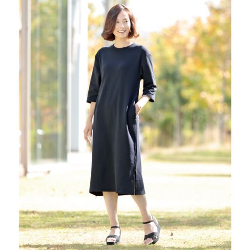 おうちでも外出にも。 ネイビー着用例