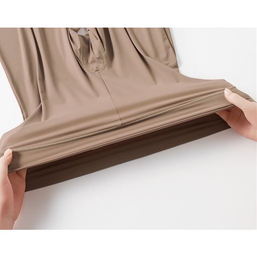 ウエストはゴム不使用、締め付けにくい