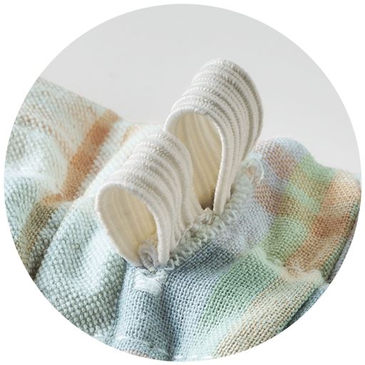 ウエストゴムは肌あたりよく、締めつけにくい2本通し。