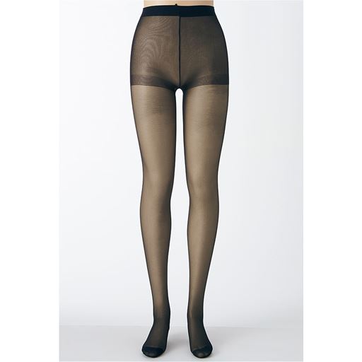 ブラック<br>※肌色のトルソーで撮影しているため、肌の色によって色の出方は異なります