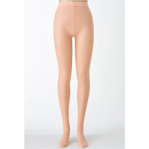 パウダーピンク<br>※肌色のトルソーで撮影しているため、肌の色によって色の出方は異なります