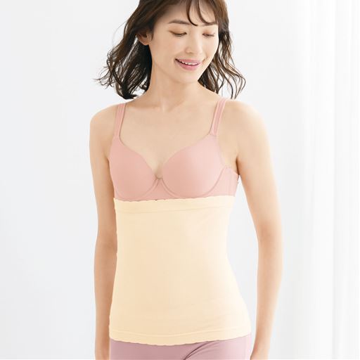 やさしくお腹をあたためる腹巻としても使える!<br>ナチュラルベージュ着用例