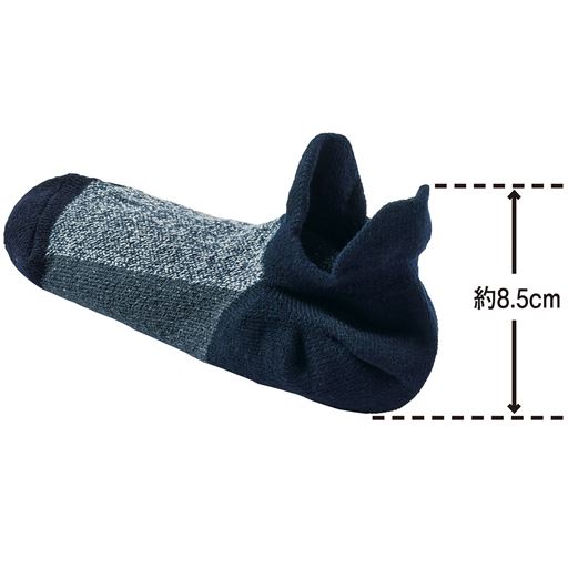 かかとが脱げにくく、スニーカーの靴ずれからも守ります