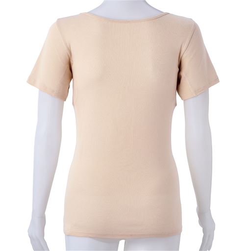 ベージュ バックスタイル