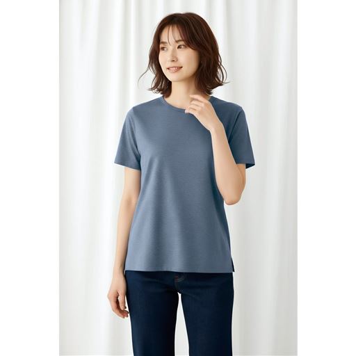 【半袖】ベーシックで使いやすいデザインの半袖Tシャツ。 アッシュブルー(杢)着用例