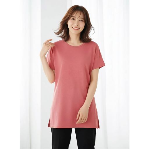 【ドロップショルダーチュニック】ゆったり、カジュアルに着こなせるチュニックTシャツ。気になる体型もカバー。 <br>コーラル(杢)着用例