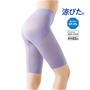 吸汗・速乾機能のメッシュ素材でさらっと快適なはき心地 涼ぴた&reg;ロングガードル。<br>グラスラベンダー着用例 太ももまでカバーしラインが出にくい股下約23cm丈。