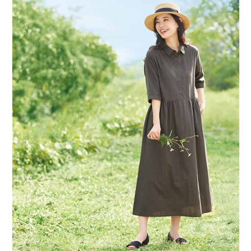 グレイッシュブラウン コーディネート例