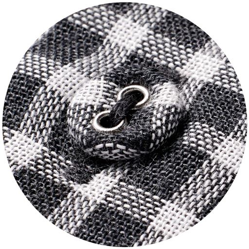 共布のくるみボタンが可愛い