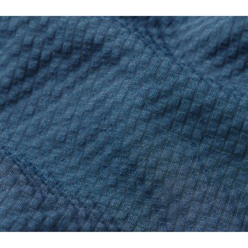 肌離れの良い凹凸感のサッカー素材