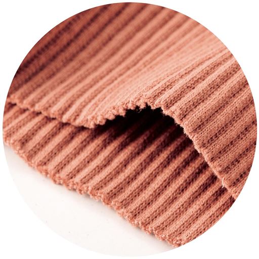 裾は裁ち切り仕様ですっきり見え