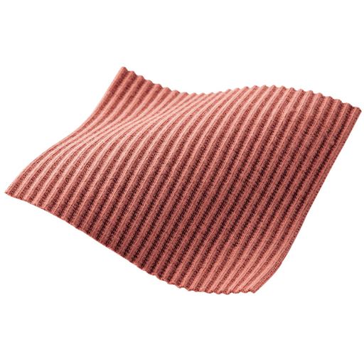 程よい肉厚でラインを拾いにくい伸縮性の高いリブ素材。リブの凹凸でタテ長効果も