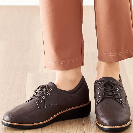 ダークブラウン