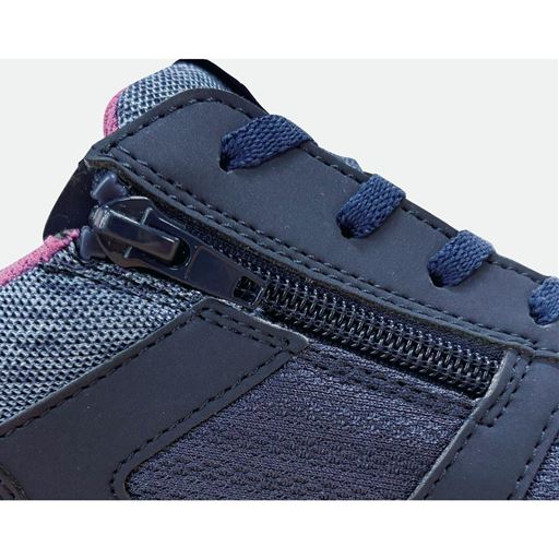 脱ぎはきがラク 内側ファスナー仕様で脱ぎはきが簡単