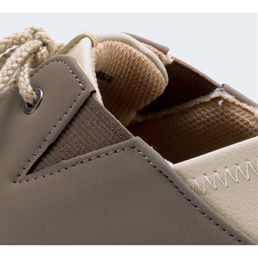 脱ぎはきスムーズ はき口両サイドにゴム素材を使用し、スムーズな脱ぎはきをサポート