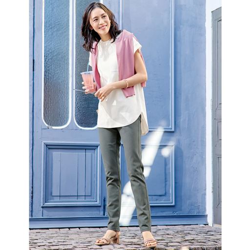 ミディアムグレー コーディネート例