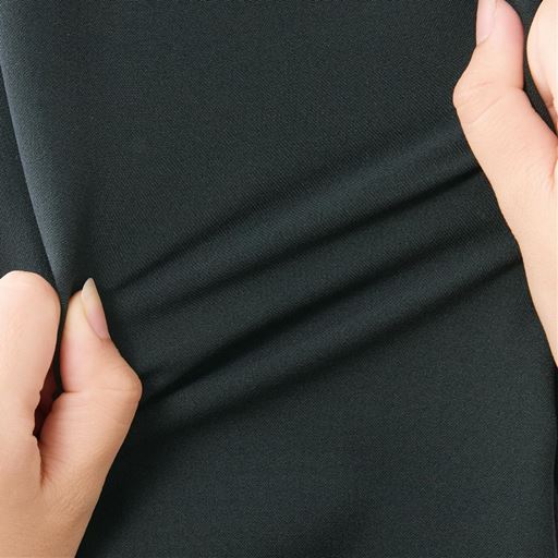 縦横に程よいストレッチで動きやすく軽やか