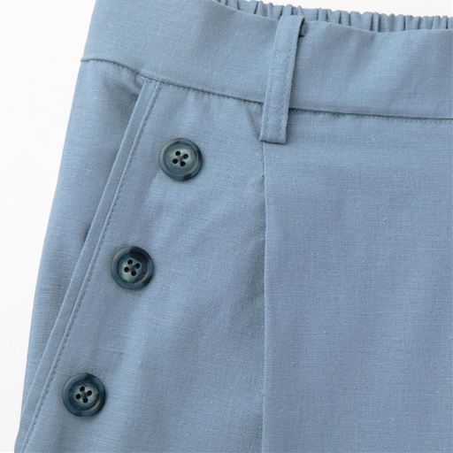 マリンテイストが漂う両サイドのボタンデザインがおしゃれ