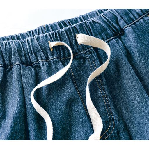 ウエスト総ゴム仕様&スピンドル入り。