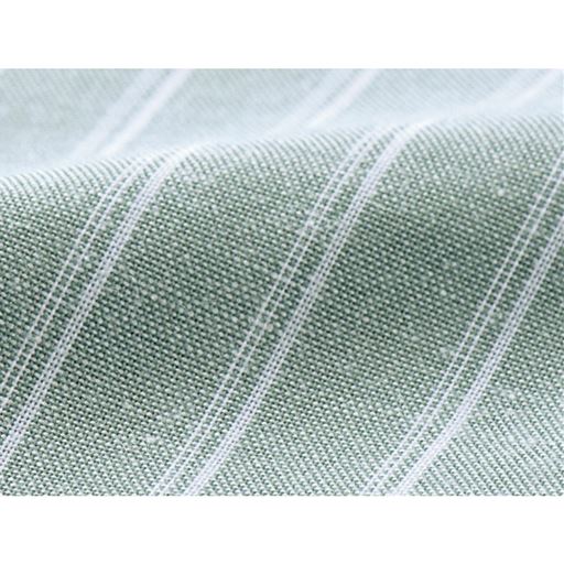 麻混素材でナチュラルな風合いが楽しめます。