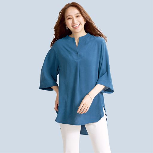 ダークブルー<br>袖のボタンを外した状態