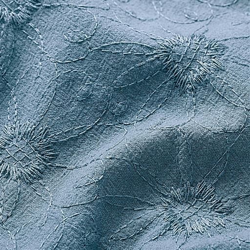 クラウドブルー刺しゅう部分