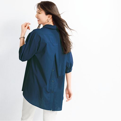 ネイビー バックスタイル