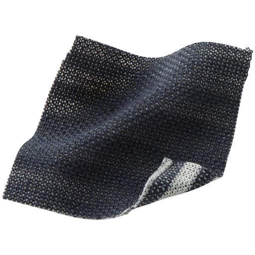 柔らかでシワになりにくいデニム見え素材