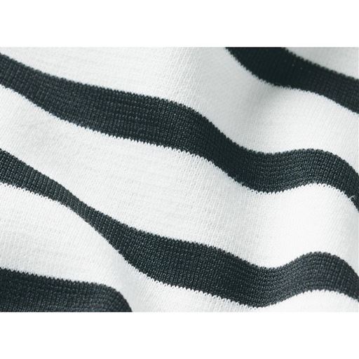 前身頃は着やすいカットソー素材