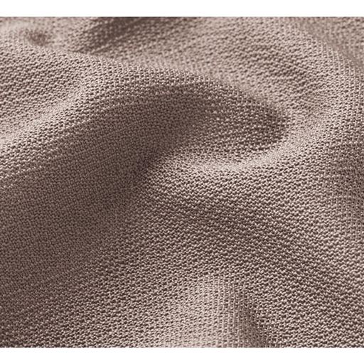 上質感のある薄手カットソー素材