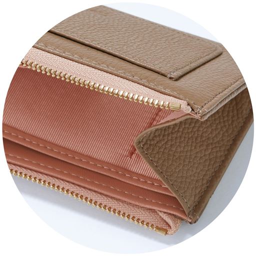 グレージュはピンクの配色使い