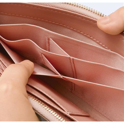 カードもたっぷり収納