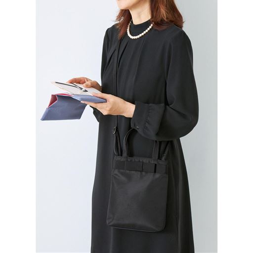 ショルダースタイル <br>両手がふさがってしまう時や荷物が多い時も肩から掛けられるから便利