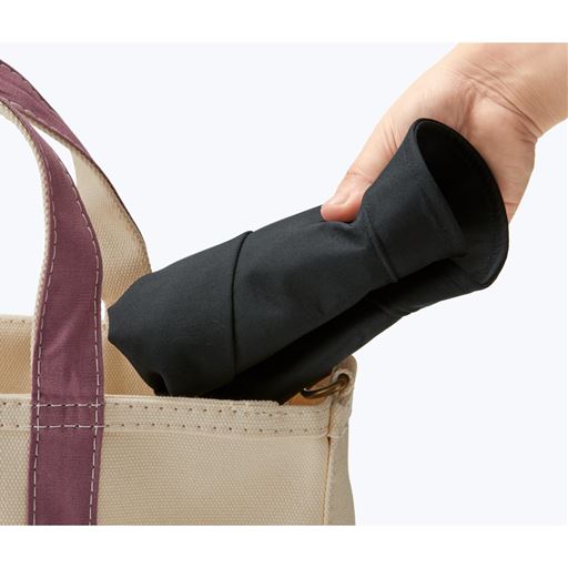 コンパクトに丸めて持ち運びラク