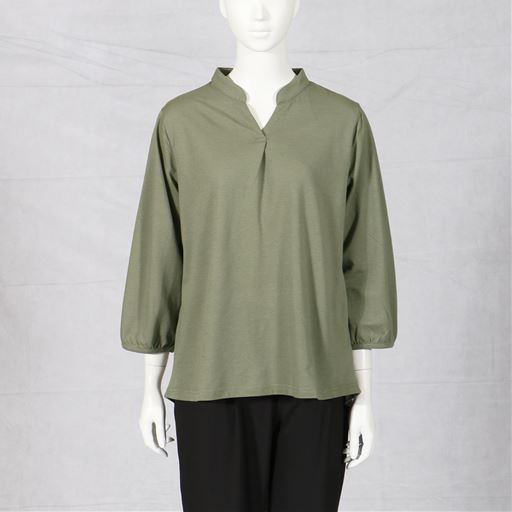 カーキ フロント