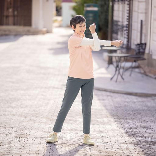 チャコールグレー<br>いつものお散歩やウォーキングをおしゃれに