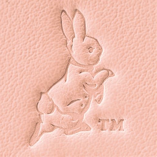 ピンク<br>裏面にもかわいい型押しが