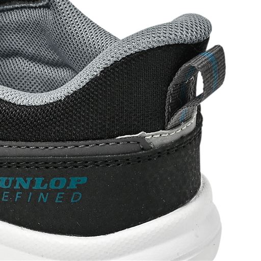 かかと部分に夜間の視認性を高める反射材付き