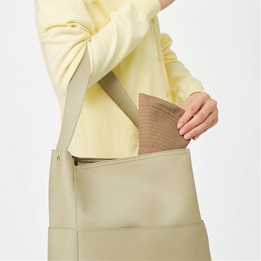 コンパクトに持ち運べる