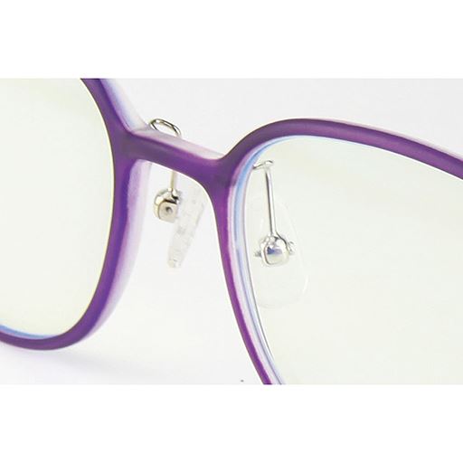 鼻パッド付きでズレにくい