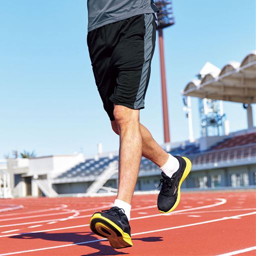 ショートパンツ ブラック コーディネート例