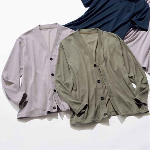 左からライトグレー カーキ