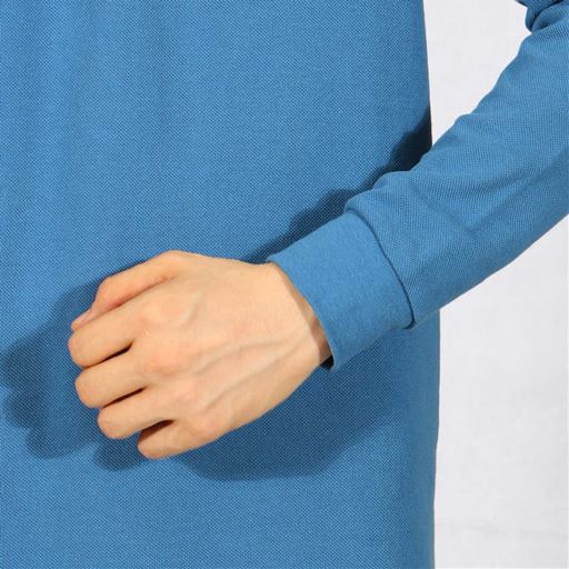 袖口アップ<br>スモークブルー着用