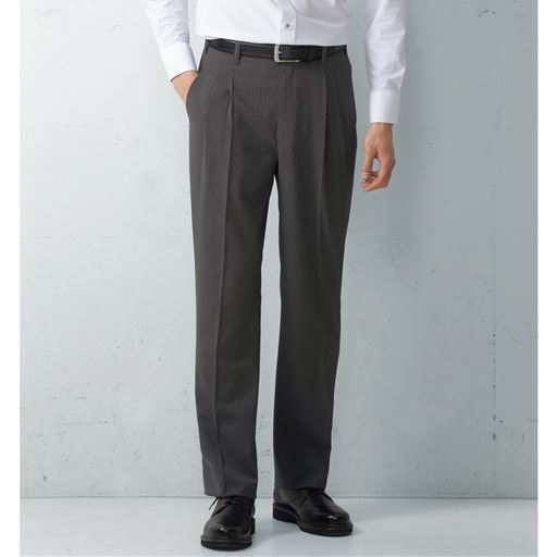 チャコールグレー コーディネート例