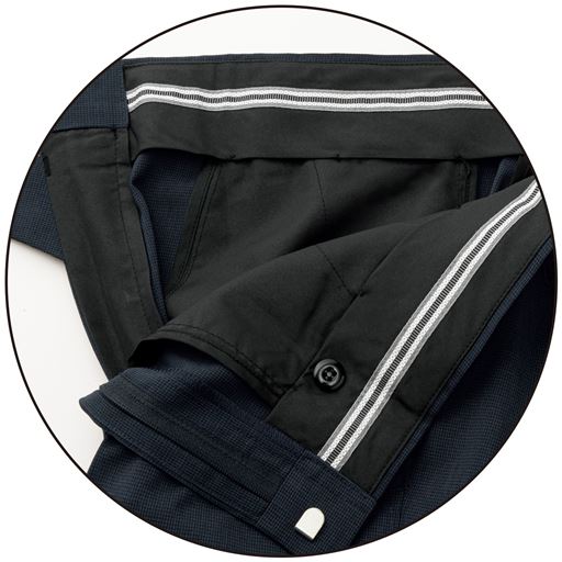 滑り止めテープ内側にシャツのずり上がりを防ぐシリコンテープ付き。