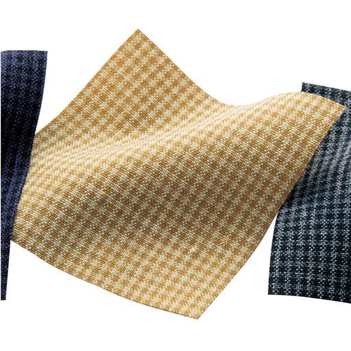 ベージュ 無地に見えて実はおしゃれなミニチェック。