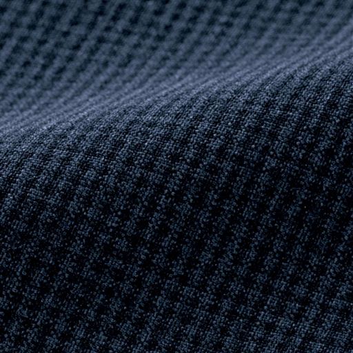 ネイビーブルー生地アップ<br>乾きやすく通気性のいい素材。