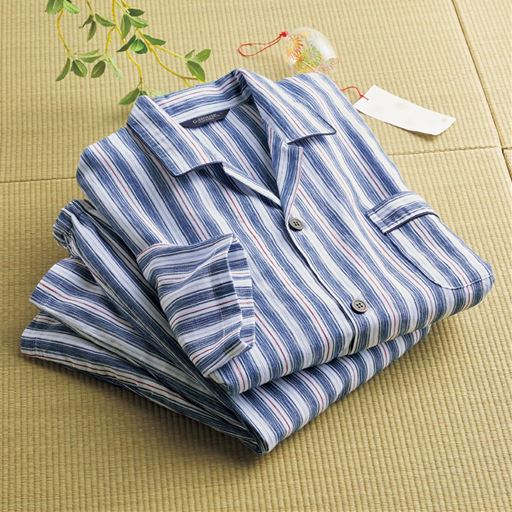 寝ている間の汗もベタつきにくくサラッ(ブルー)