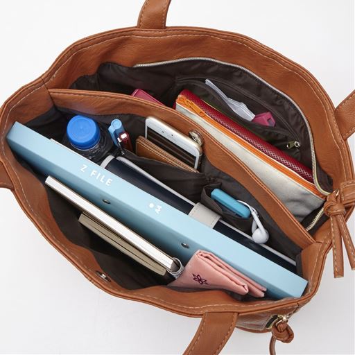 A4サイズがはいって、日常の必要なものが収まる驚きの収納力!!<br>※イメージ